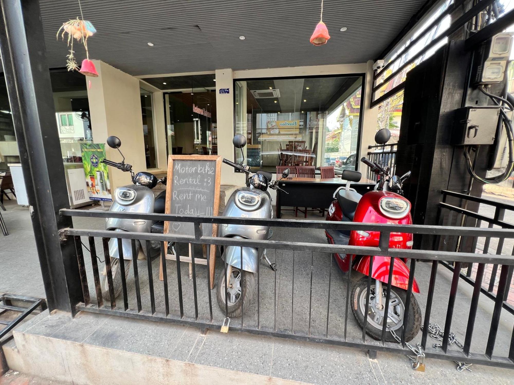 Lucie Hotel Vientiane Bagian luar foto