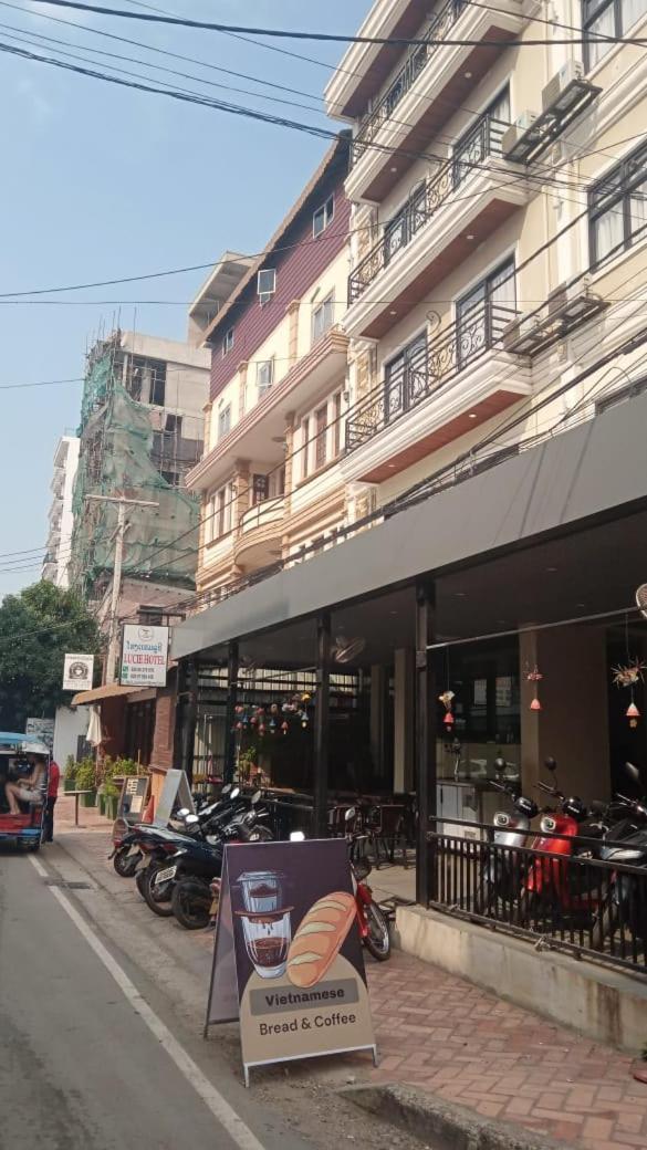 Lucie Hotel Vientiane Bagian luar foto